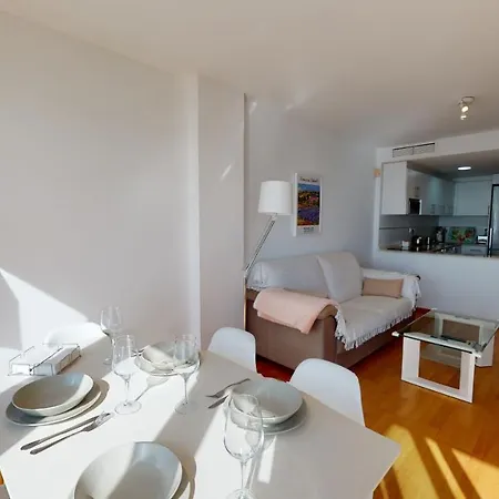 Bright Sea Views Apartment *